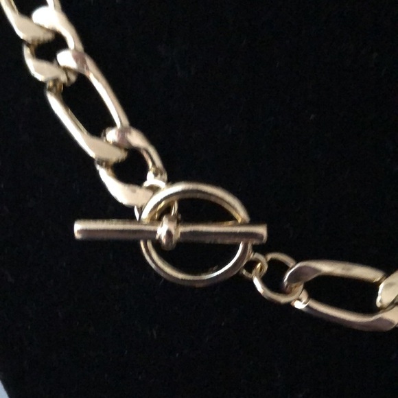 - Gold trendy link chain necklace. - Picture 4 of 6